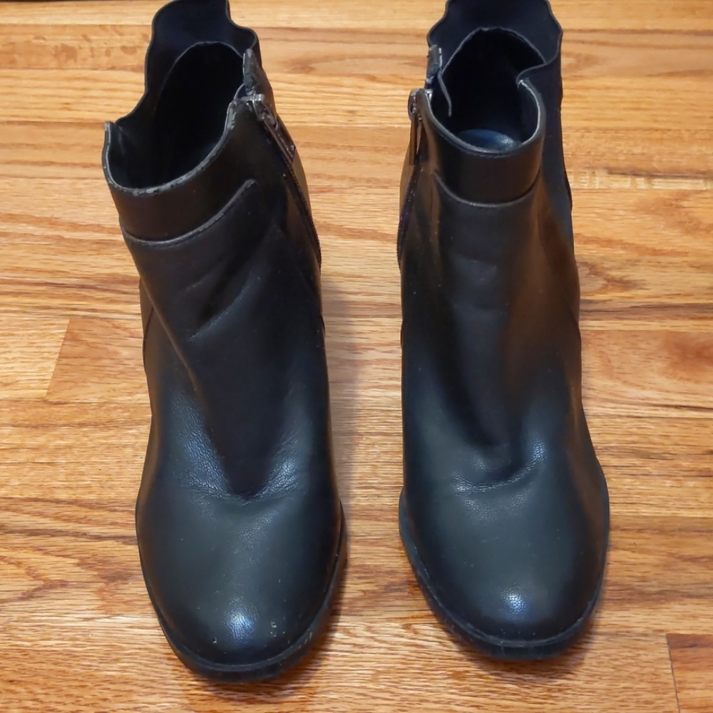 Pre-loved Calvin Klein black boots